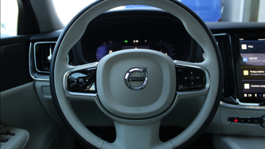 VOLVO S60 S60 B5 B AWD Plus Dark aut