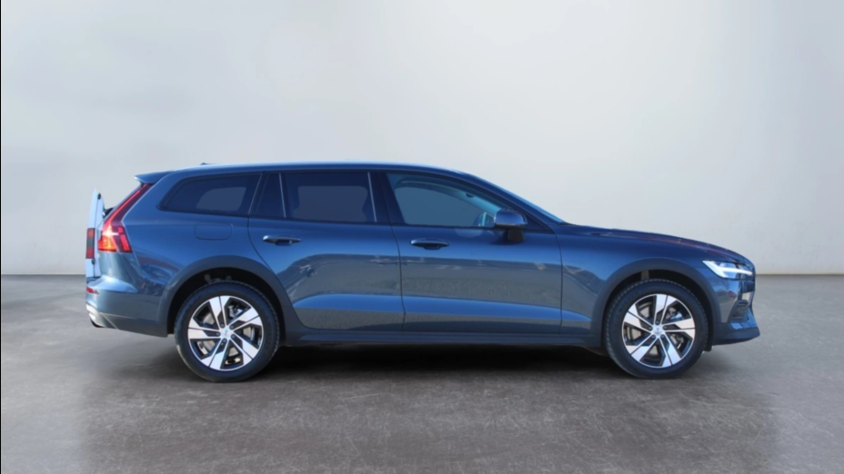 VOLVO V60 V60 CC Plus B5 B AWD aut