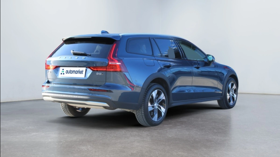 VOLVO V60 V60 CC Plus B5 B AWD aut