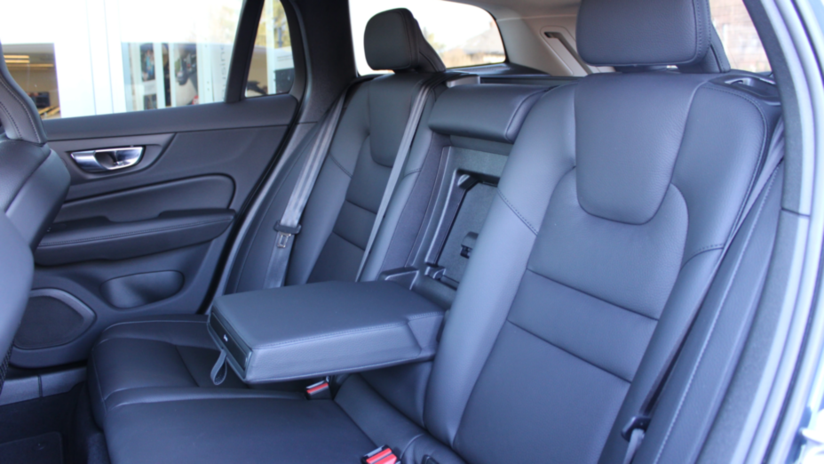 VOLVO V60 V60 CC Plus B5 B AWD aut