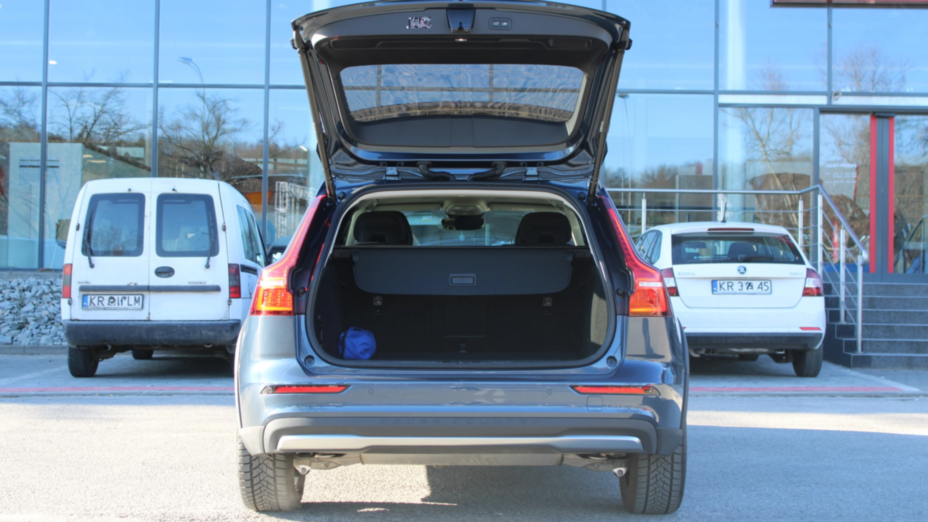 VOLVO V60 V60 CC Plus B5 B AWD aut