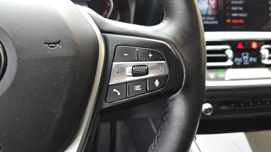 BMW Seria 3 318i Sport Line aut