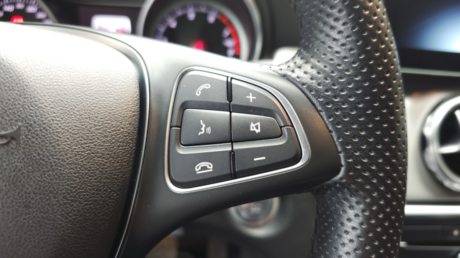 MERCEDES-BENZ GLA GLA 200 7G-DCT Urban