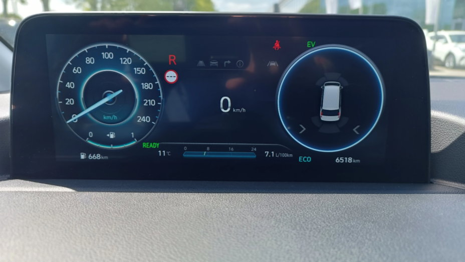 HYUNDAI Staria Staria 1.6 T-GDI HEV Smart VIP aut