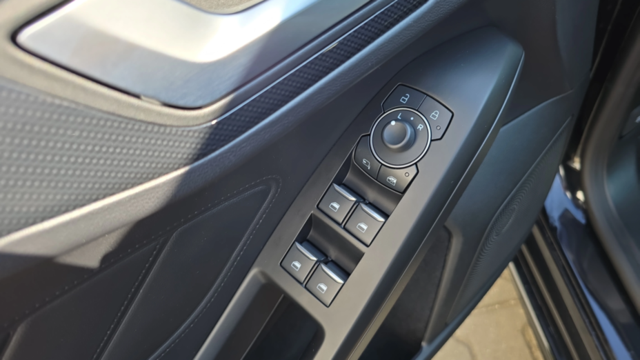 FORD Focus Focus 1.0 EcoBoost mHEV ST-Line X aut