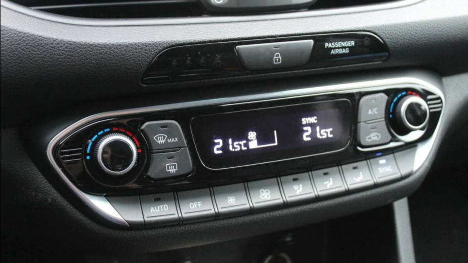 HYUNDAI i30 i30 1.0 T-GDI Smart