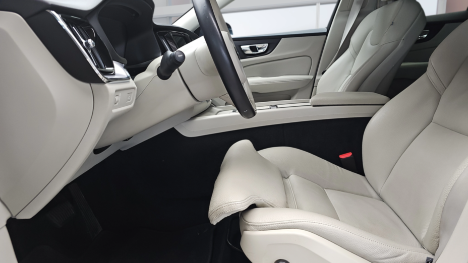 VOLVO V60 V60 B3 B Momentum Pro aut