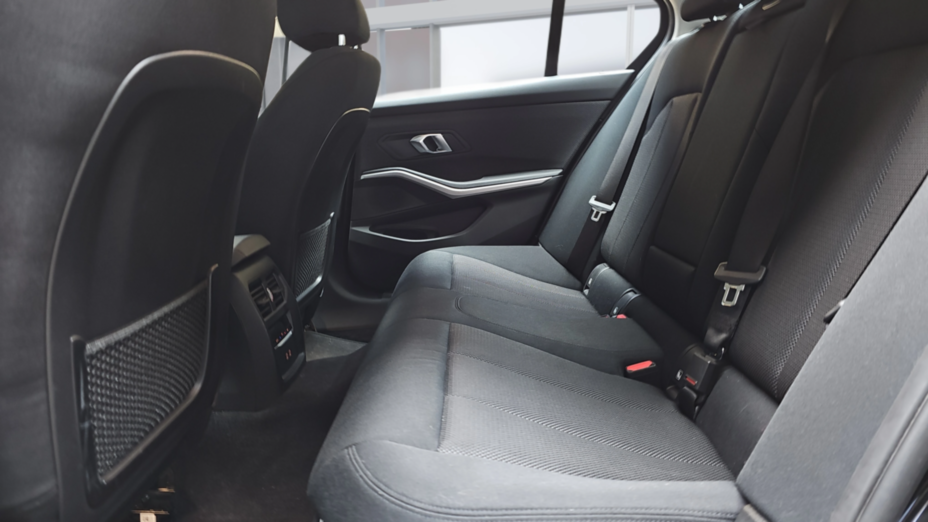 BMW Seria 3 318d Advantage