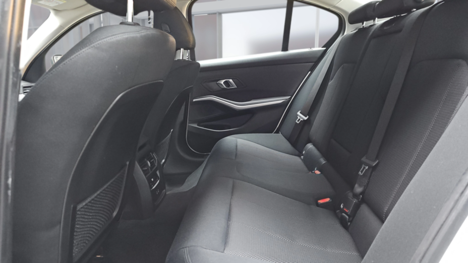 BMW Seria 3 318d Advantage