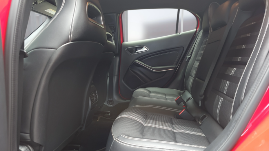 MERCEDES-BENZ GLA GLA 200 7G-DCT Urban