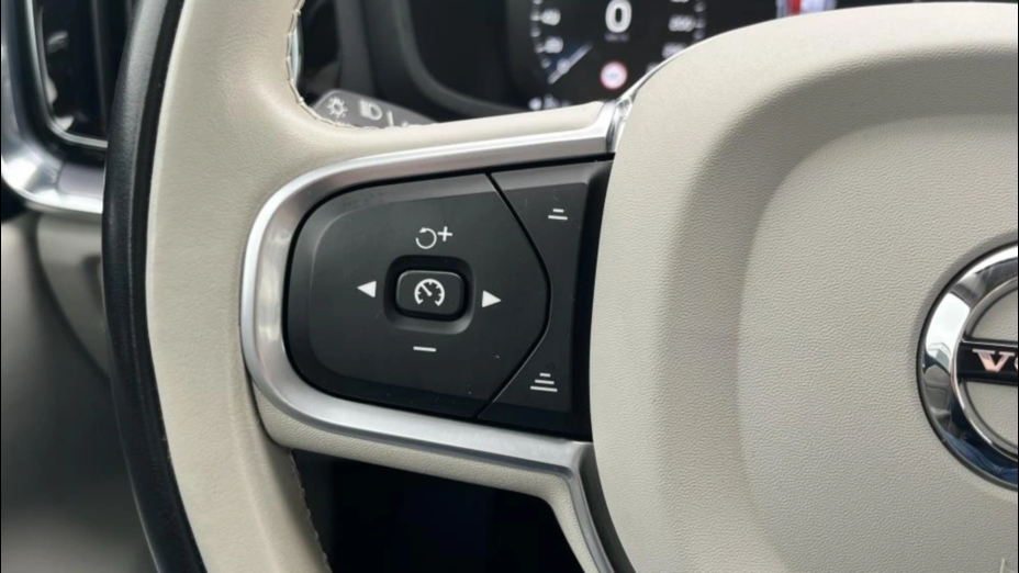 VOLVO V60 V60 B4 D Momentum Pro aut