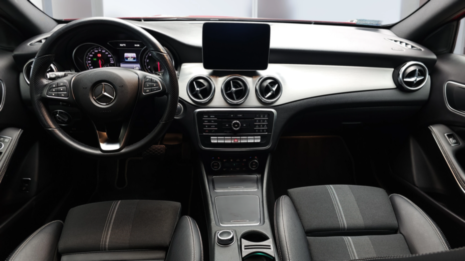 MERCEDES-BENZ GLA GLA 200 7G-DCT Urban