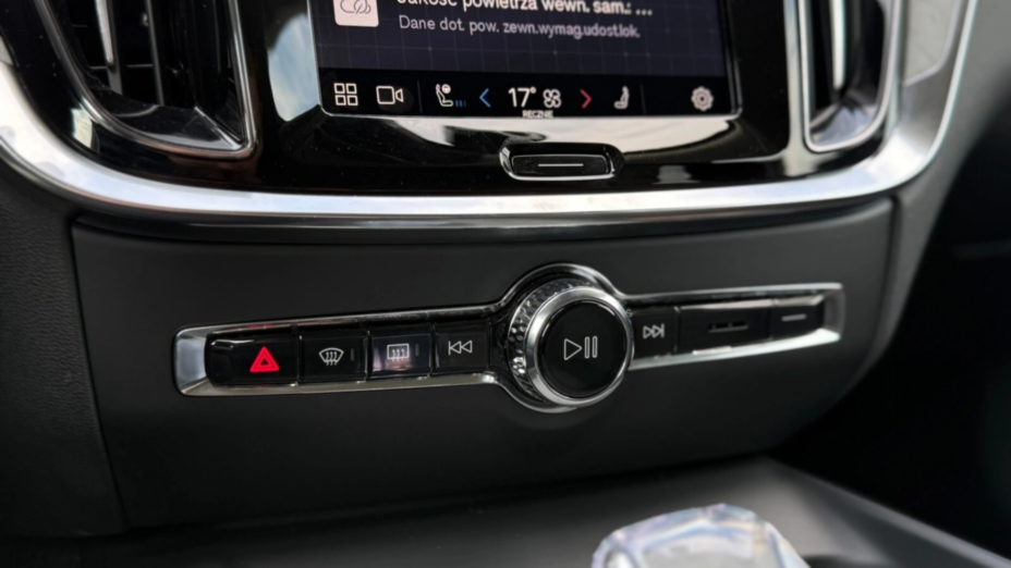 VOLVO V60 V60 B4 B Plus Dark aut