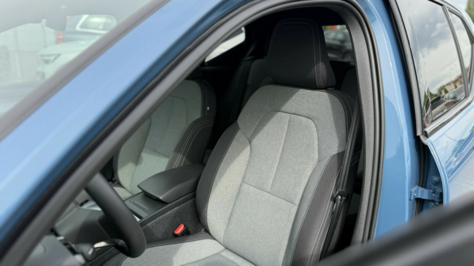 VOLVO XC40 XC40 B4 Plus Dark aut