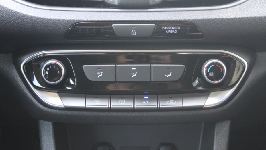 HYUNDAI i30 i30 1.5 DPI Modern