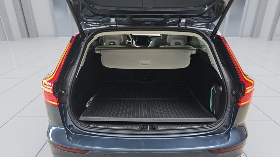 VOLVO V60 V60 B3 B Momentum Pro aut