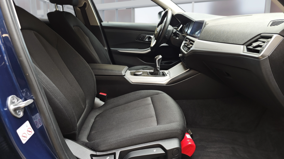 BMW Seria 3 318d Advantage