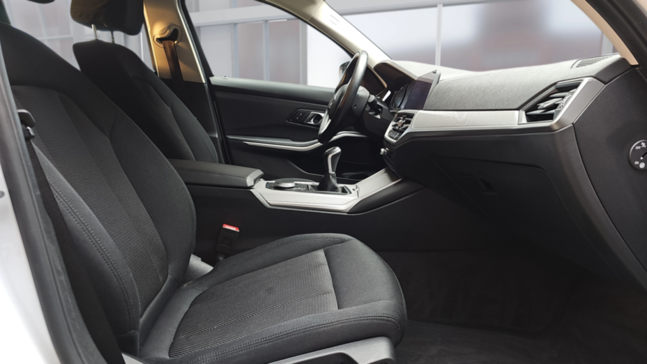 BMW Seria 3 318d Advantage