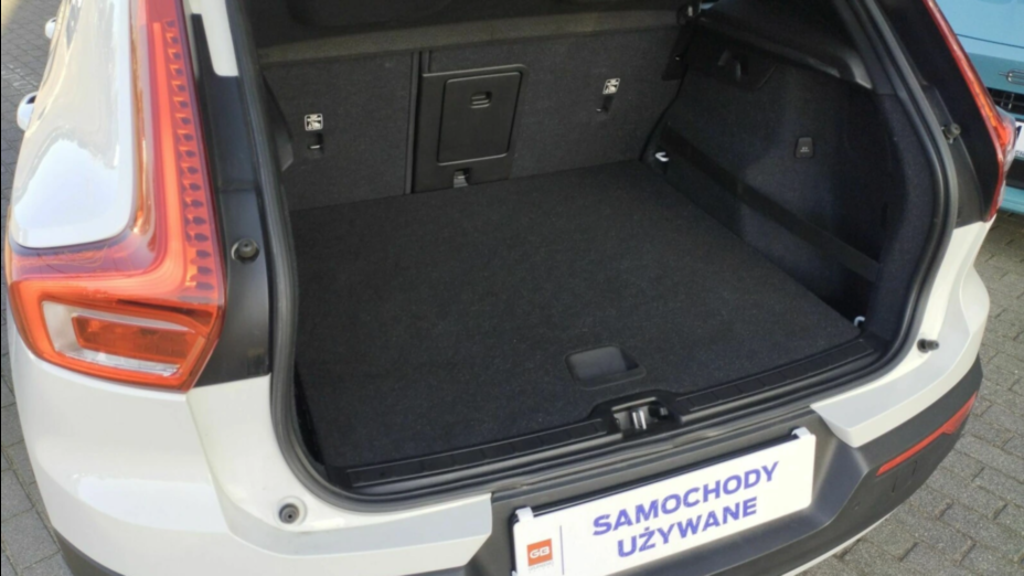 VOLVO XC40 XC40 T3 Momentum Pro aut