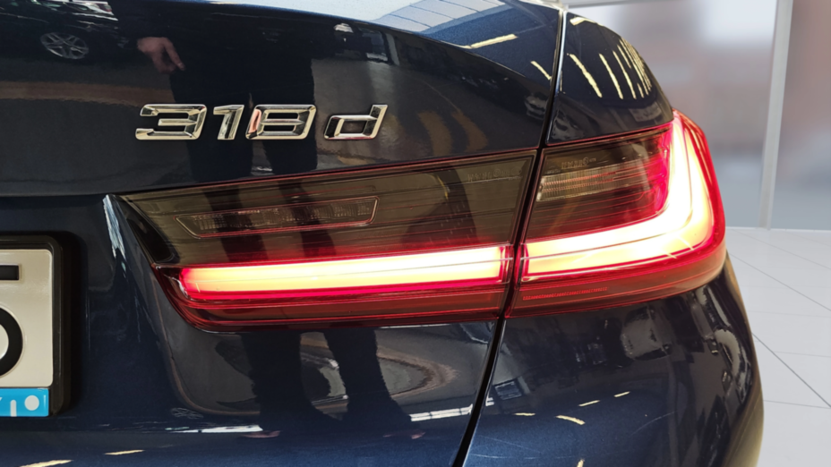 BMW Seria 3 318d Advantage
