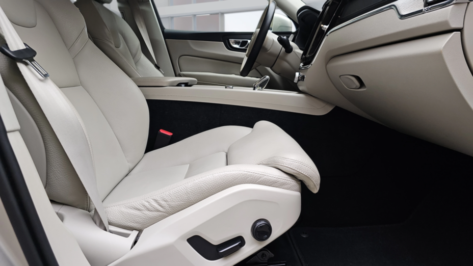 VOLVO XC60 XC60 B4 D AWD Inscription aut