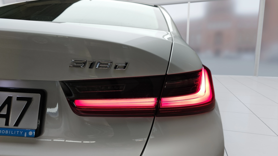BMW Seria 3 318d Advantage