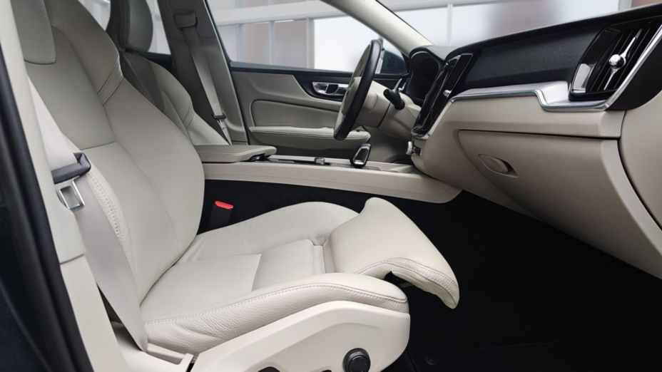 VOLVO V60 V60 B3 B Momentum Pro aut