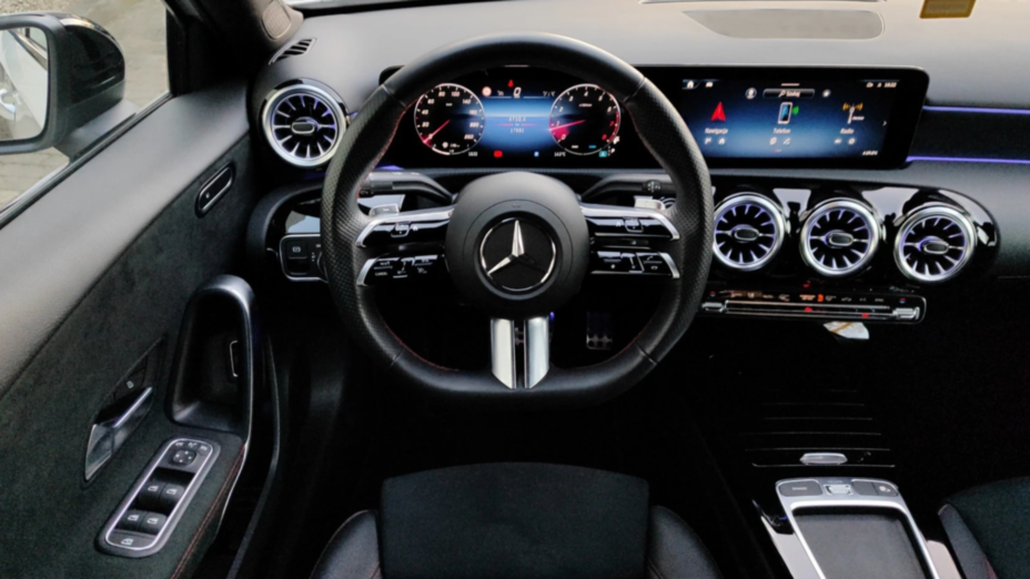 MERCEDES-BENZ A Klasa A 200 AMG Line 7G-DCT