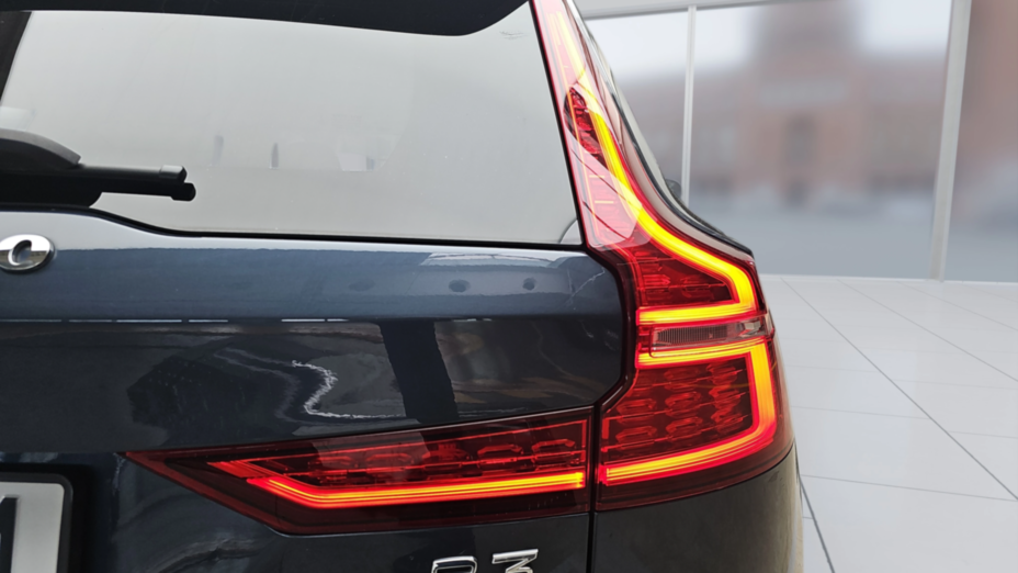 VOLVO V60 V60 B3 B Momentum Pro aut