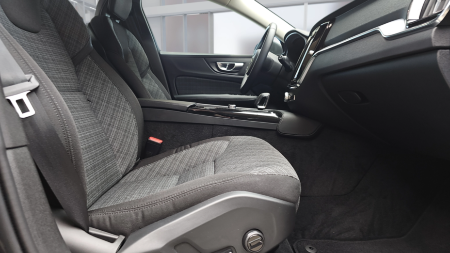 VOLVO V60 V60 T6 AWD Plug-In Hybrid Core aut