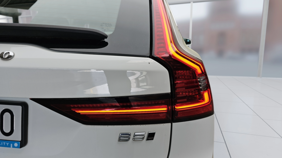 VOLVO V90 V90 B5 D AWD Momentum Pro aut