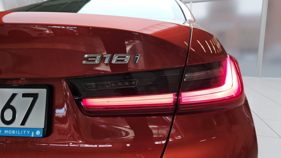 BMW Seria 3 318i Sport Line aut