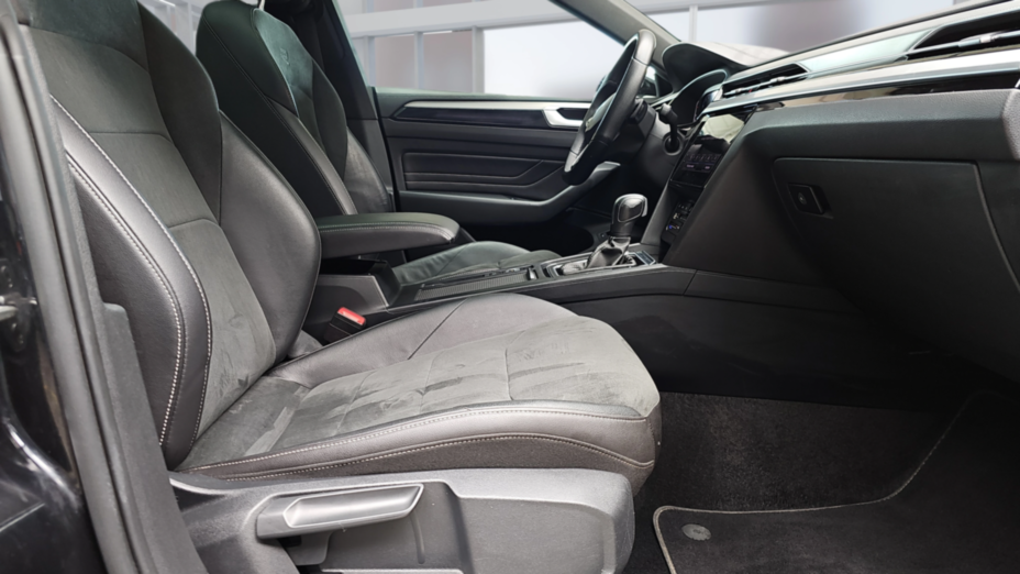 VOLKSWAGEN Arteon Arteon 2.0 TSI R-Line DSG