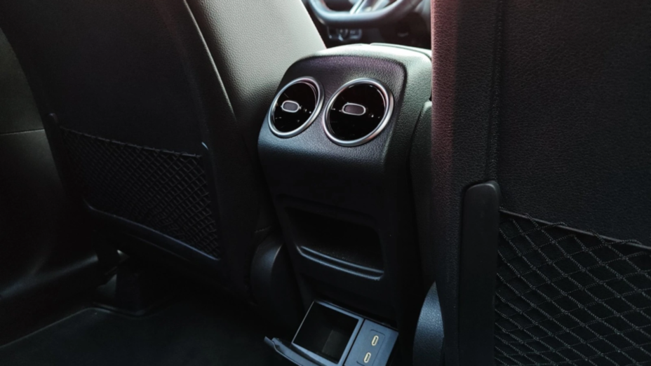 MERCEDES-BENZ GLB GLB 200 mHEV AMG Line 7G-DCT