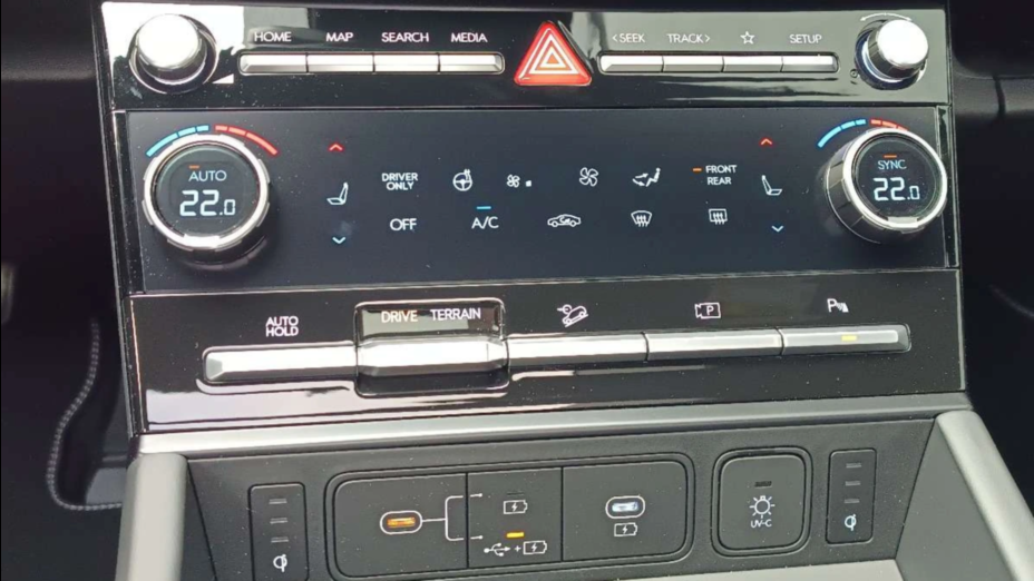 HYUNDAI Santa Fe Santa Fe 1.6 T-GDI HEV Calligraphy 4WD aut 6os. Nowy