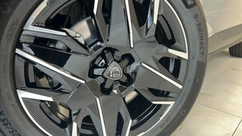 PEUGEOT 5008 5008 1.2 PureTech mHEV Allure S&S e-DCS6 Nowy
