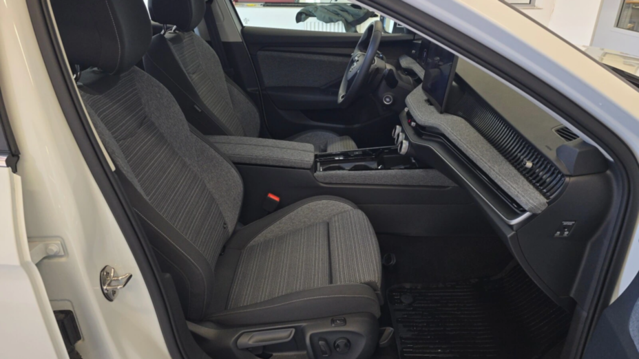 SKODA Superb Superb 2.0 TDI SCR 4x4 Selection DSG