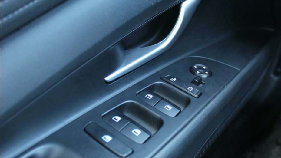 HYUNDAI Elantra Elantra 1.6 Smart CVT