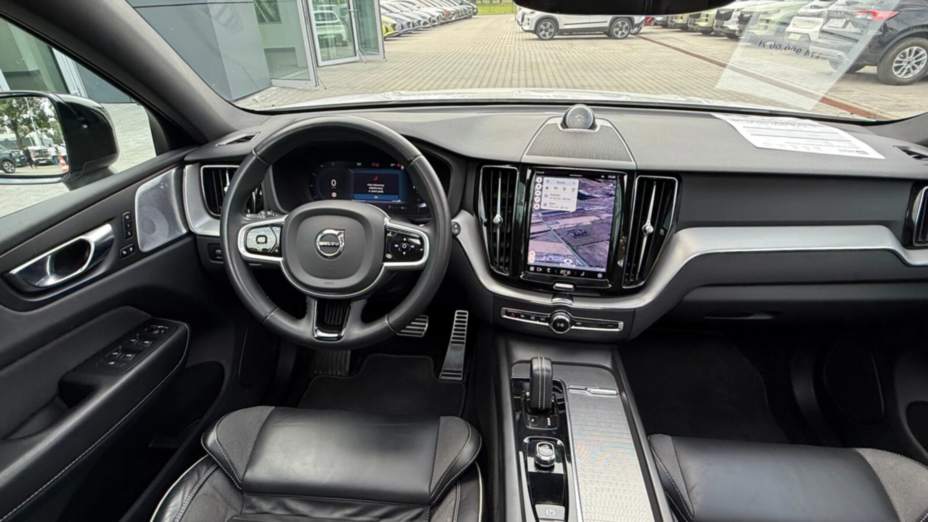 VOLVO XC60 XC60 B4 D AWD R-Design aut