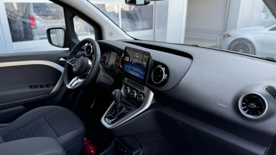 MERCEDES-BENZ T klasa T 180 d Progressive aut Nowy