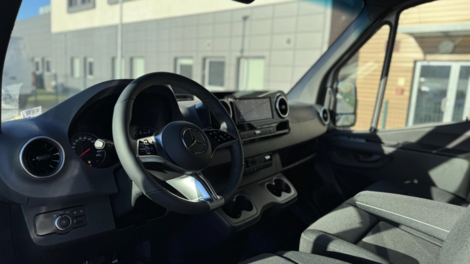 MERCEDES-BENZ Sprinter Sprinter 319 CDI Extra Long PRO 9G-Tronic AWD 907.637 15,5m3 Nowy