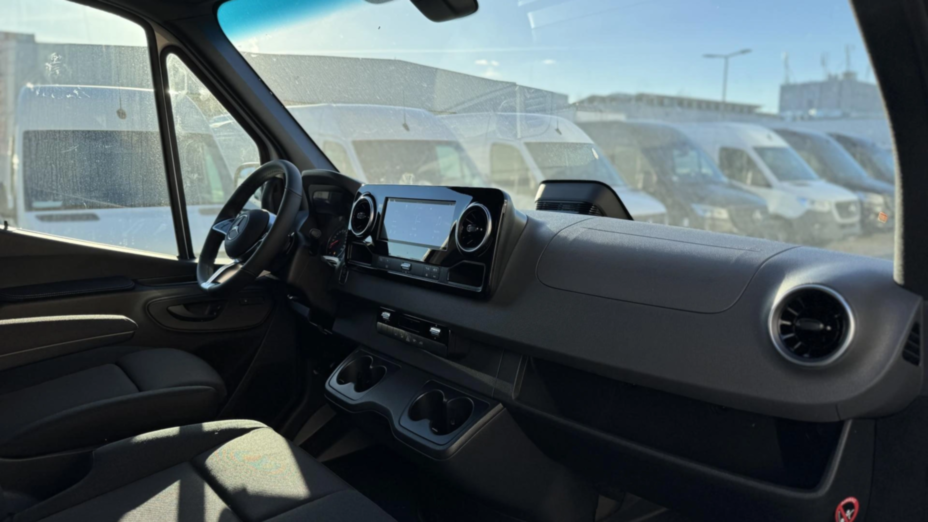 MERCEDES-BENZ Sprinter Sprinter 319 CDI Extra Long PRO 9G-Tronic AWD 907.637 15,5m3 Nowy