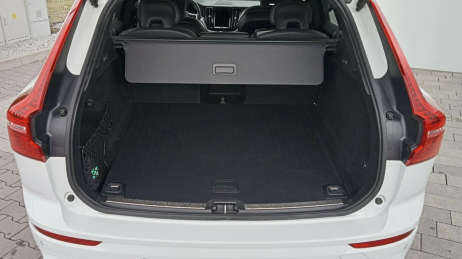 VOLVO XC60 XC60 B5 D AWD Plus Dark aut