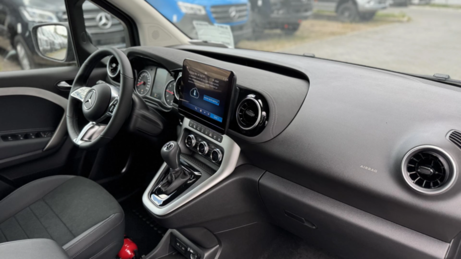 MERCEDES-BENZ T klasa T 180 Progressive aut Nowy