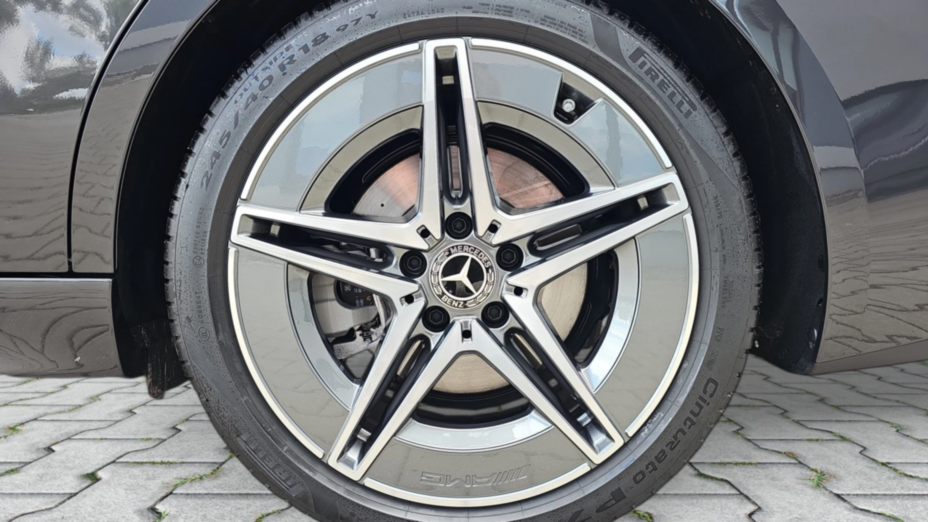 MERCEDES-BENZ C Klasa C 220 d mHEV 4-Matic AMG