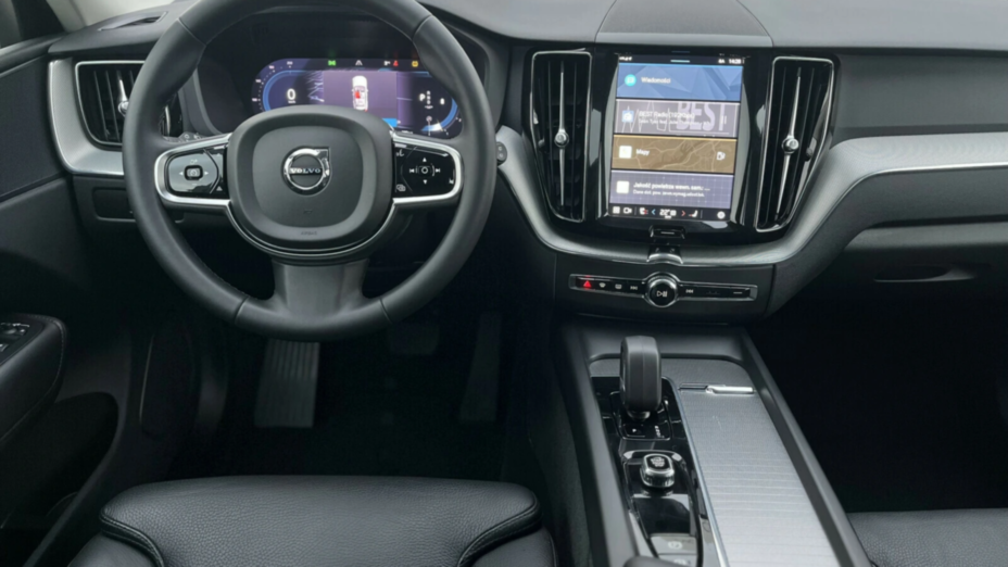 VOLVO XC60 XC60 T6 Plug-In Hybrid AWD Plus Dark aut