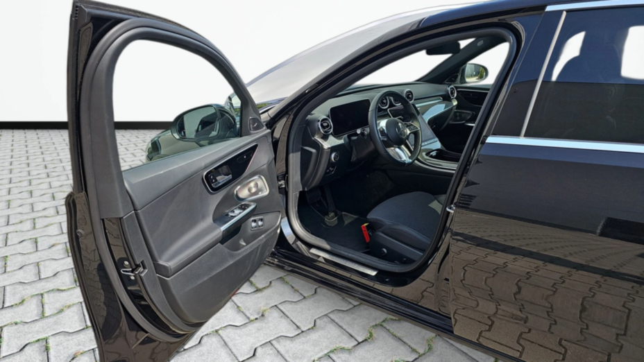 MERCEDES-BENZ C Klasa C 300 e PHEV Avantgarde
