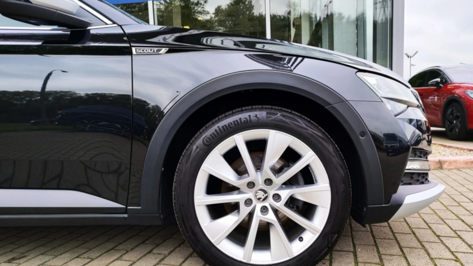 SKODA Superb Superb 2.0 TDI SCR 4x4 Scout DSG