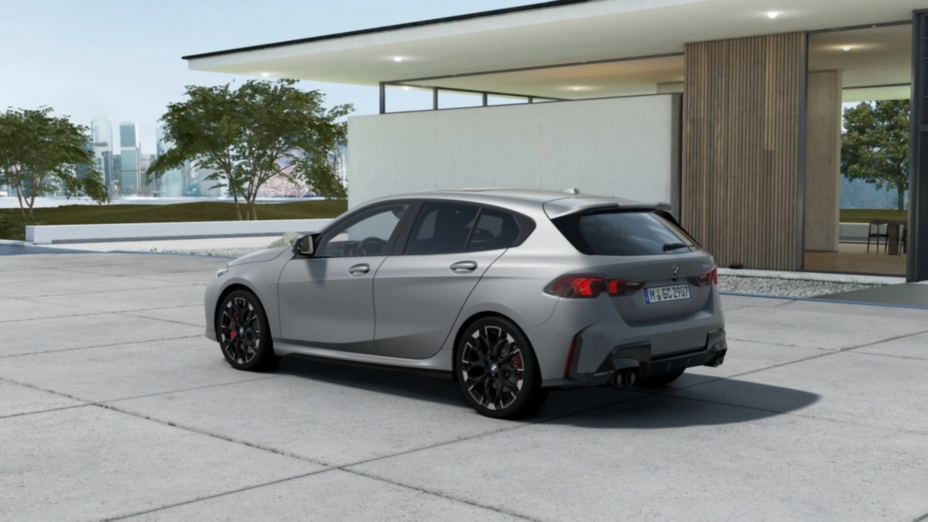 BMW Seria 1 M135 xDrive aut Nowy