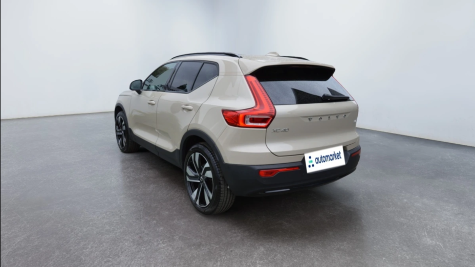 VOLVO XC40 XC40 B4 Plus Dark aut